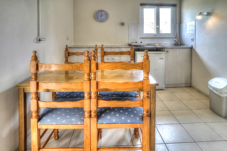 Apartment with kitchenette