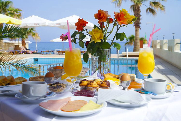 Breakfast by the pool